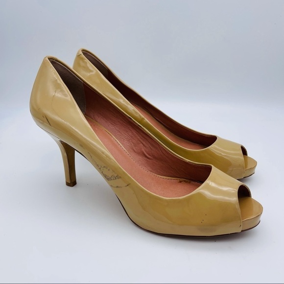 Escarpins Vince Camuto Vernis Nude - Taille 9 US, Cuir Verni, Occasion, Style Classique